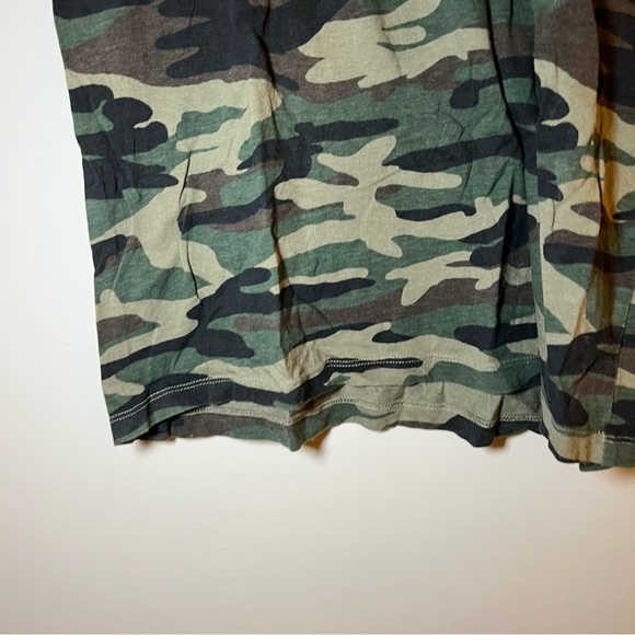 Green Camo T-shirt, Size S - Picture 3 of 6